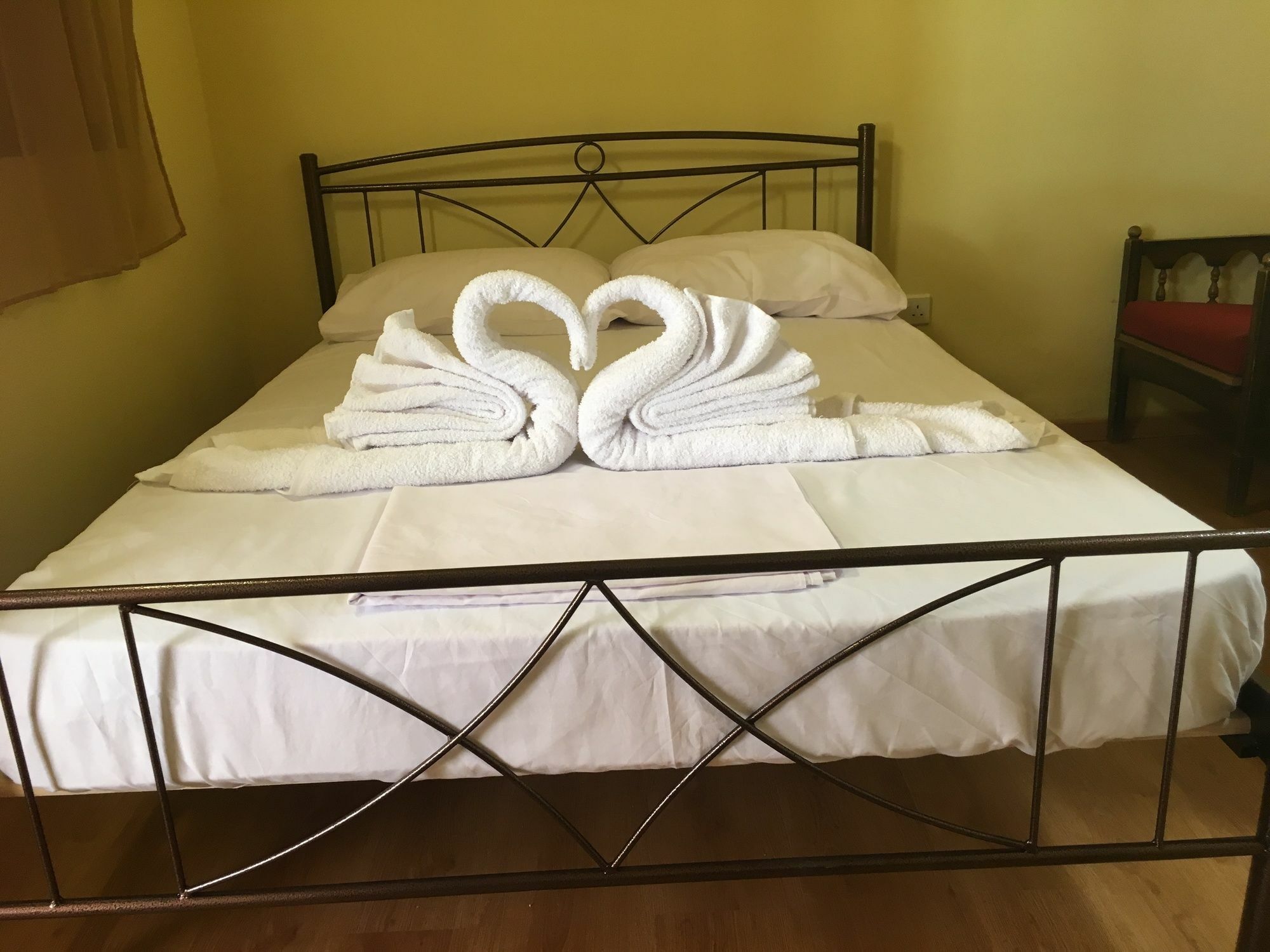 Zouglas App Guesthouse ลิมาซอล ภายนอก รูปภาพ